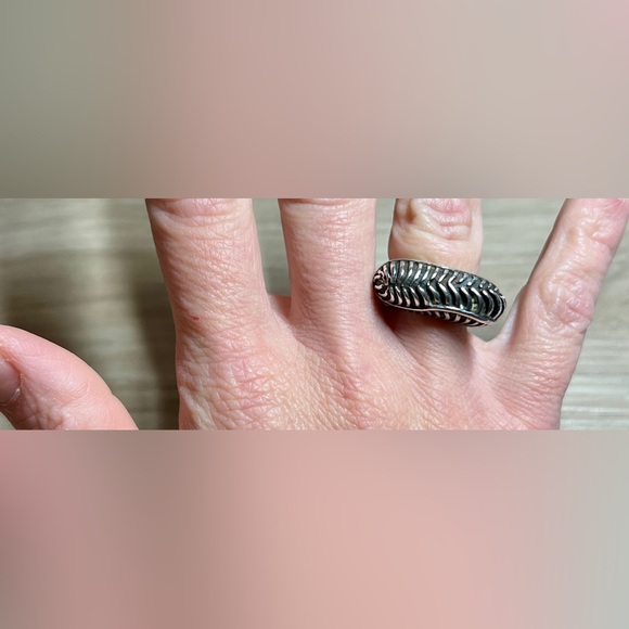 Vintage Designer Dian Malouf Sterling Silver Ribbed Tall Dome Ring, Size 5.5 - Picture 9 of 12